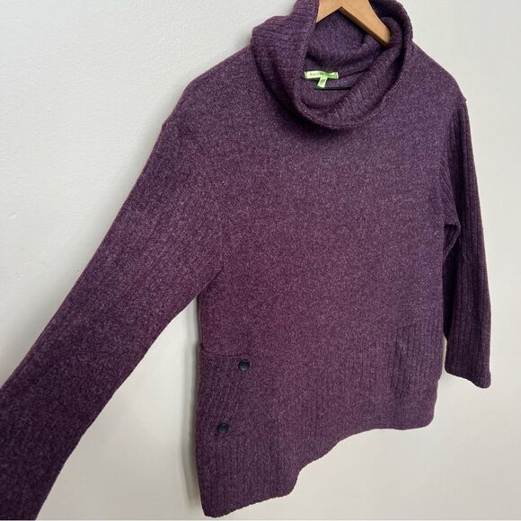 TRISHA TYLER Crossover Hem Brushed Top in Plum Purple Size XS Sweater - Picture 9 of 15